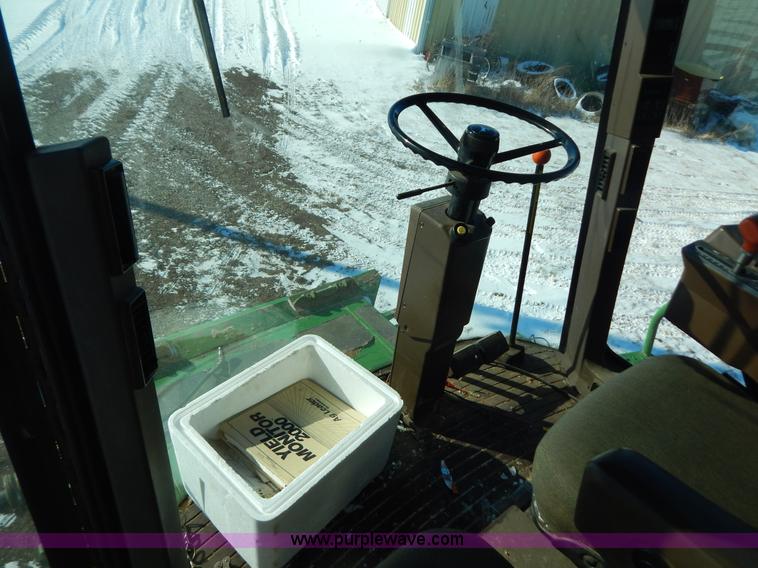 image for item F5493 1990 John Deere 9500 RWA combine