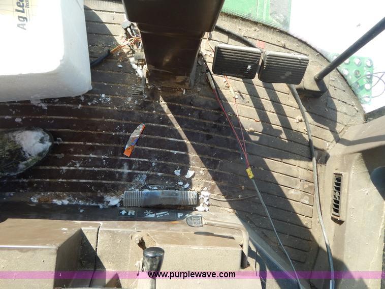 image for item F5493 1990 John Deere 9500 RWA combine