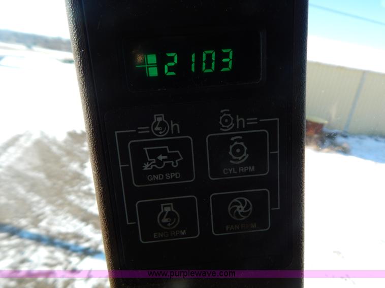 image for item F5493 1990 John Deere 9500 RWA combine