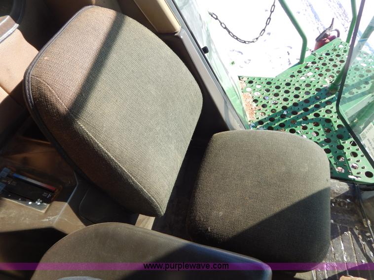 image for item F5493 1990 John Deere 9500 RWA combine