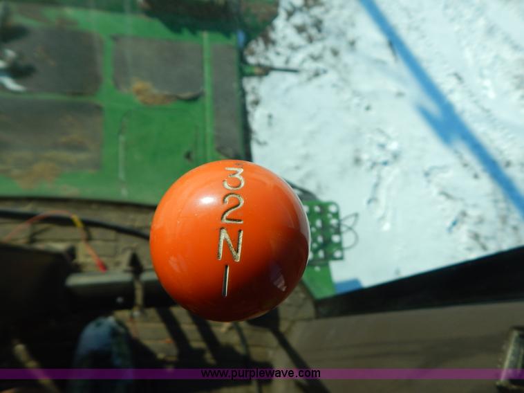 image for item F5493 1990 John Deere 9500 RWA combine