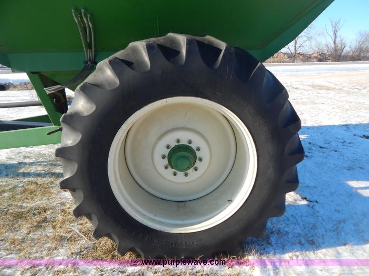 image for item F5498 Brent 420 grain cart