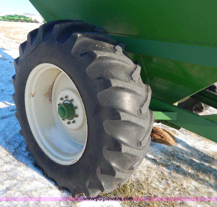 image for item F5498 Brent 420 grain cart