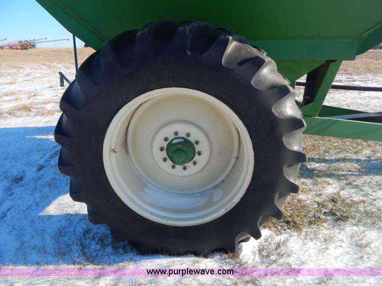 image for item F5498 Brent 420 grain cart