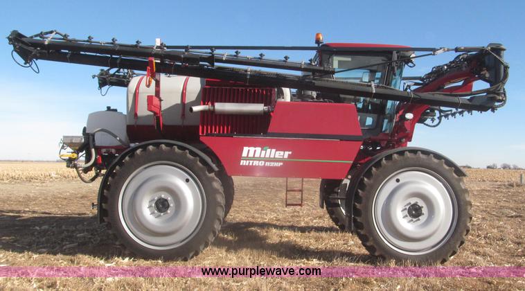 image for item F7219 2011 Miller Nitro N2XP self-propelled sprayer
