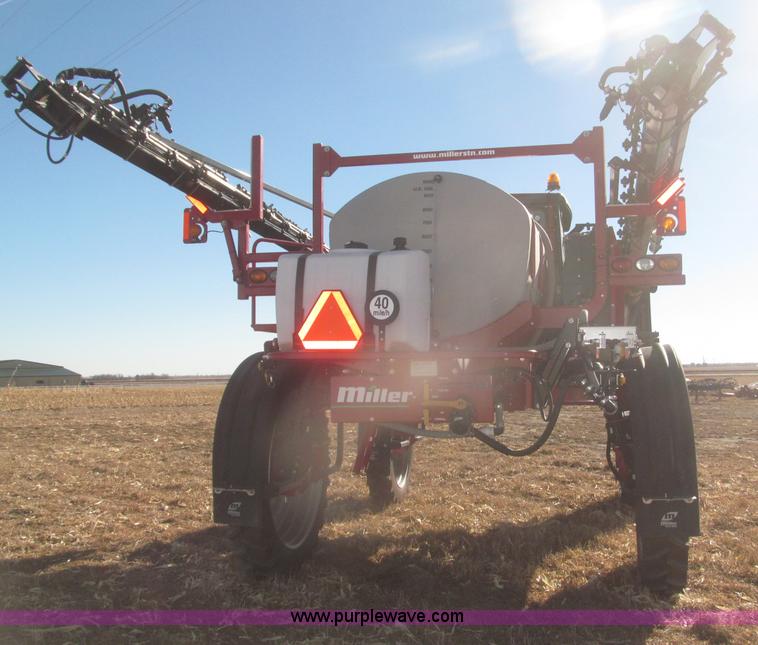 image for item F7219 2011 Miller Nitro N2XP self-propelled sprayer