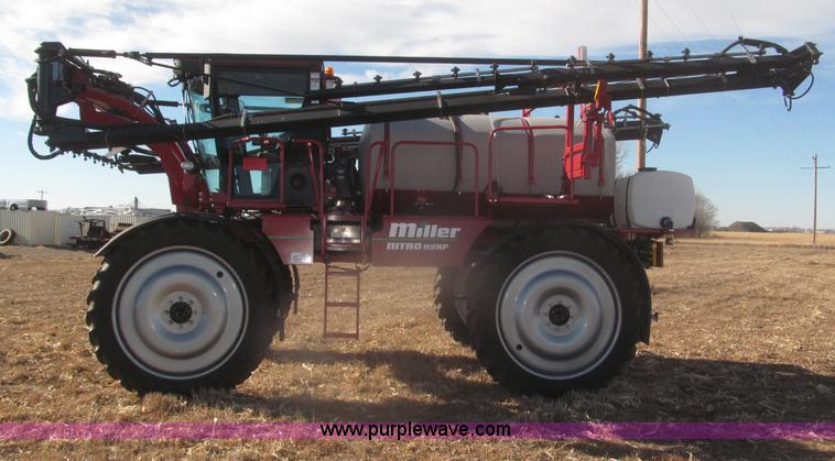 image for item F7219 2011 Miller Nitro N2XP self-propelled sprayer