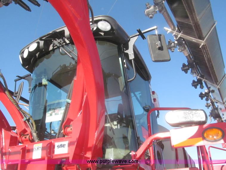 image for item F7219 2011 Miller Nitro N2XP self-propelled sprayer