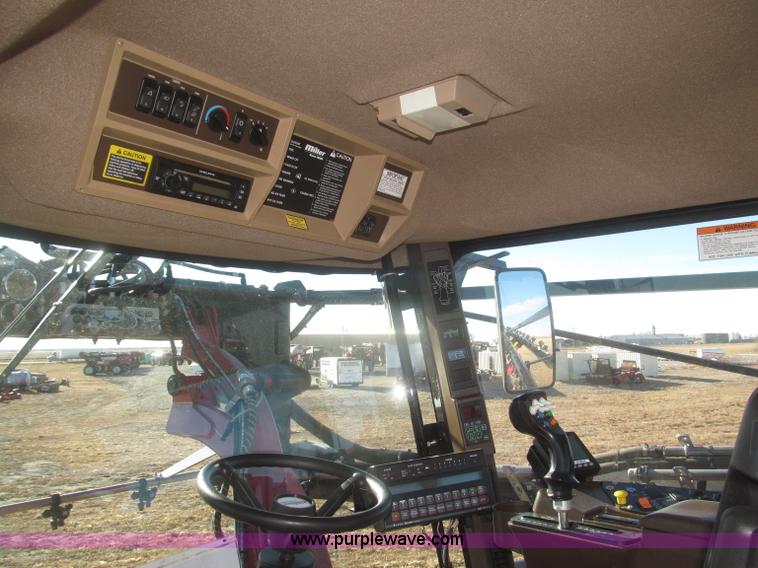 image for item F7219 2011 Miller Nitro N2XP self-propelled sprayer