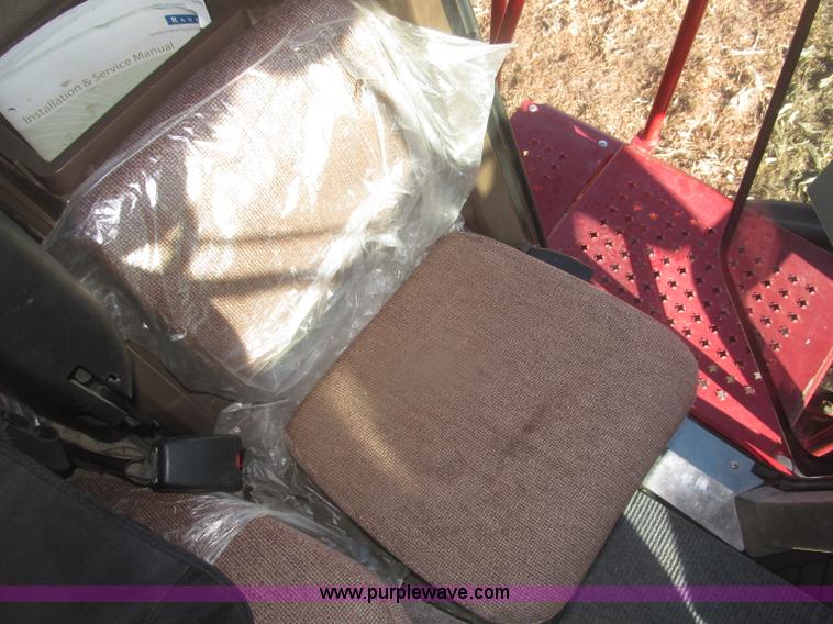 image for item F7219 2011 Miller Nitro N2XP self-propelled sprayer