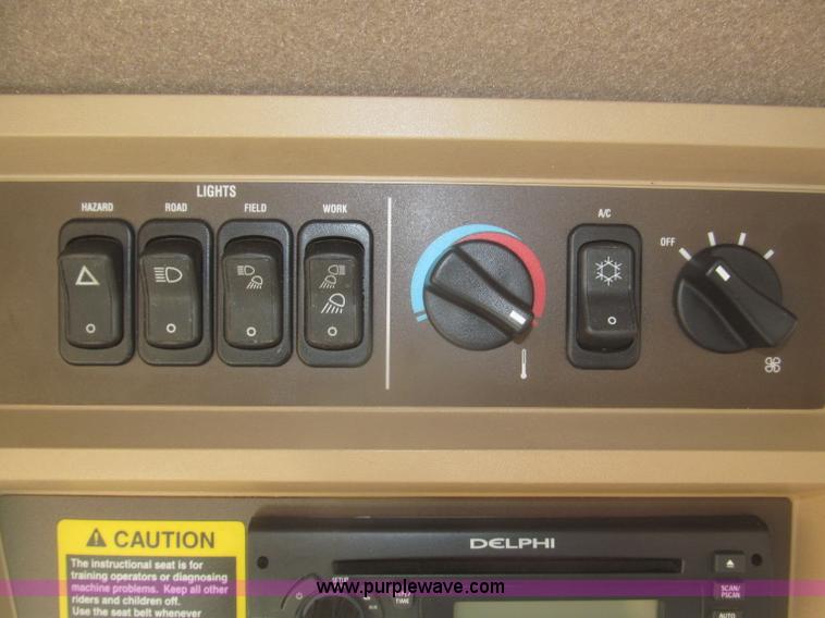 image for item F7219 2011 Miller Nitro N2XP self-propelled sprayer