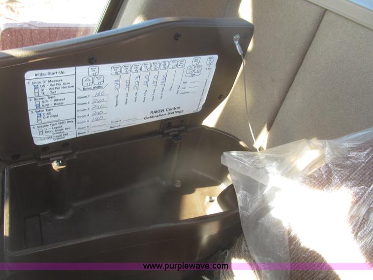 image for item F7219 2011 Miller Nitro N2XP self-propelled sprayer