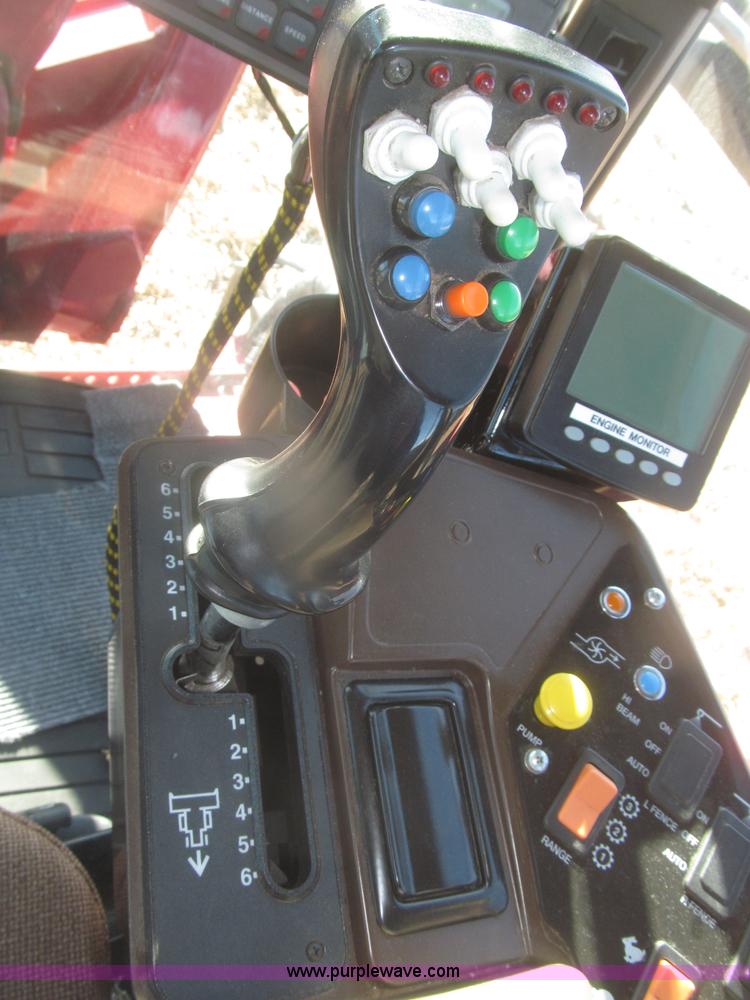 image for item F7219 2011 Miller Nitro N2XP self-propelled sprayer