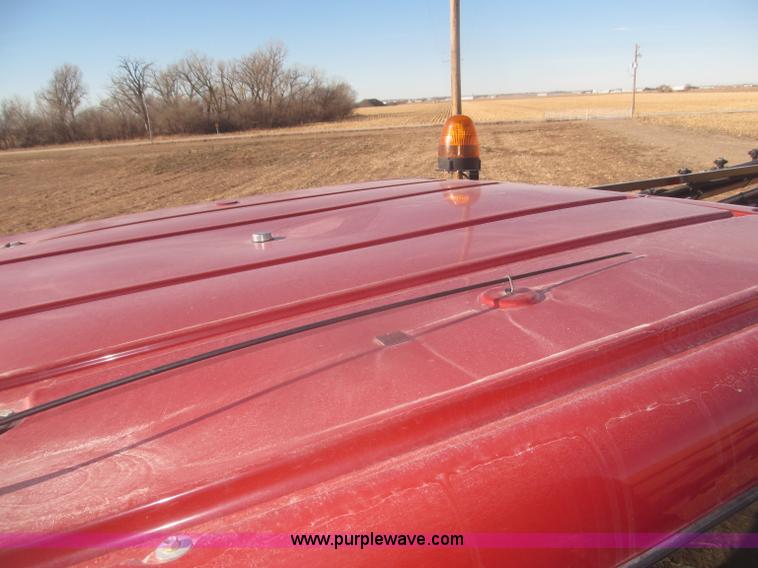 image for item F7219 2011 Miller Nitro N2XP self-propelled sprayer