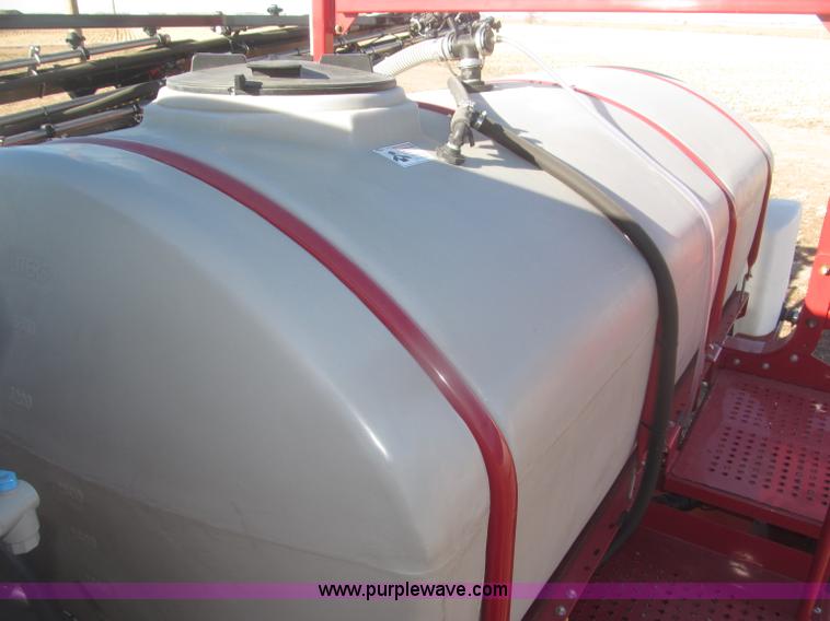 image for item F7219 2011 Miller Nitro N2XP self-propelled sprayer