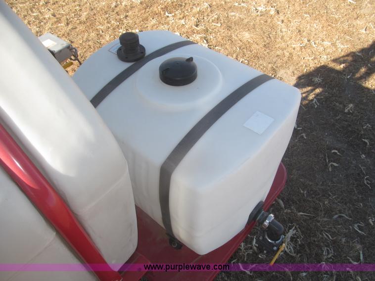 image for item F7219 2011 Miller Nitro N2XP self-propelled sprayer