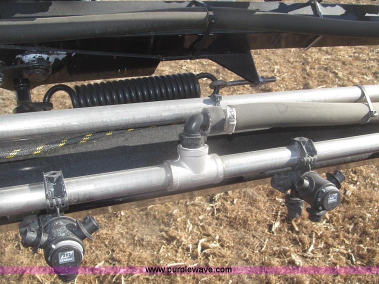 image for item F7219 2011 Miller Nitro N2XP self-propelled sprayer