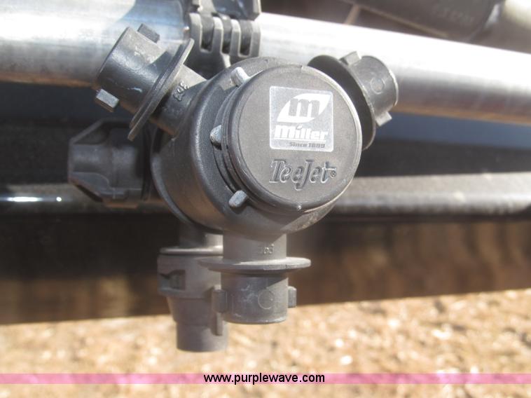 image for item F7219 2011 Miller Nitro N2XP self-propelled sprayer