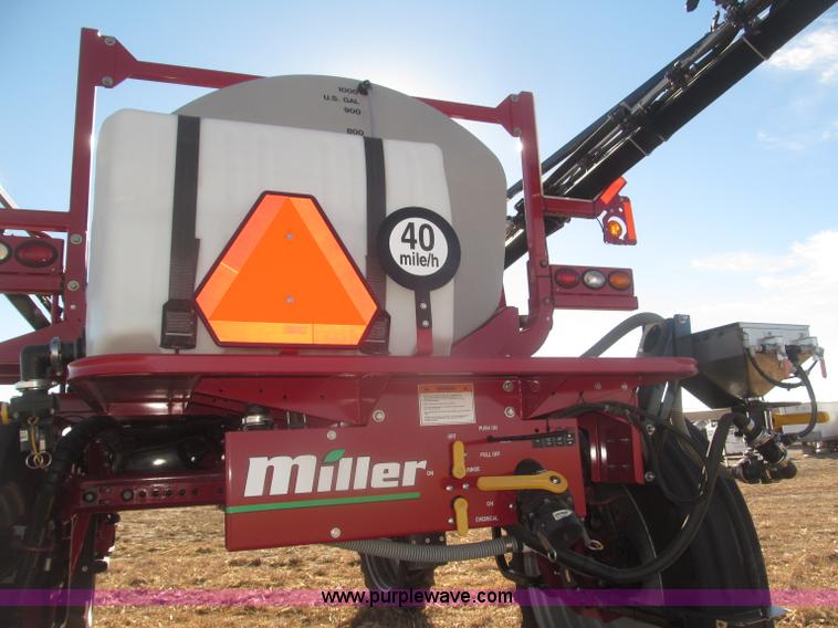 image for item F7219 2011 Miller Nitro N2XP self-propelled sprayer