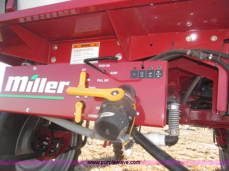 image for item F7219 2011 Miller Nitro N2XP self-propelled sprayer