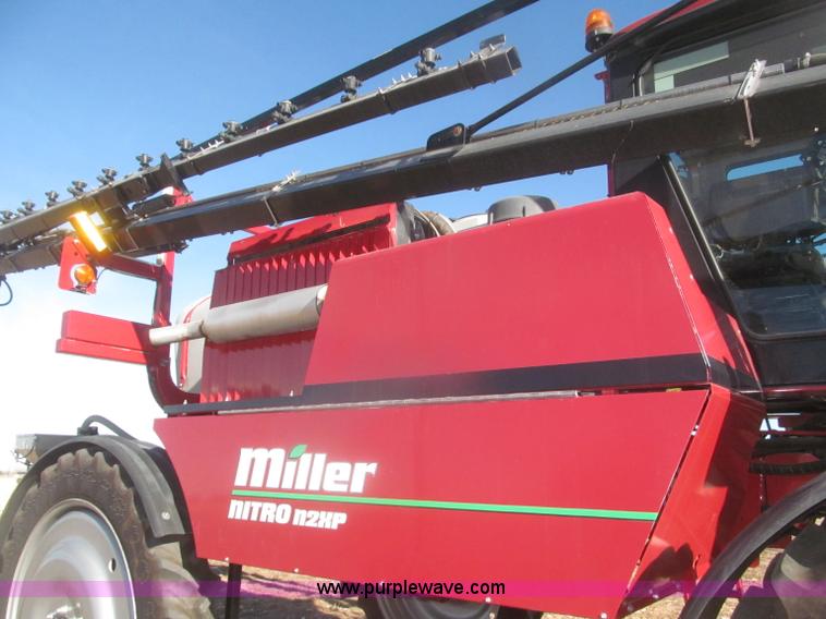 image for item F7219 2011 Miller Nitro N2XP self-propelled sprayer