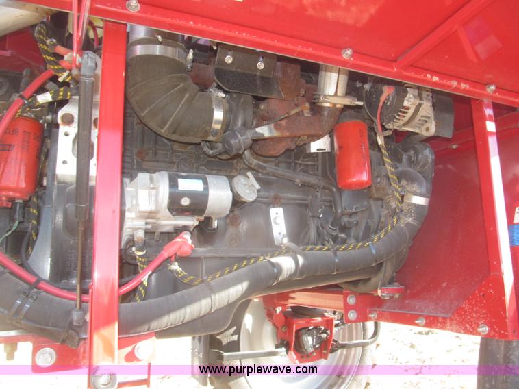 image for item F7219 2011 Miller Nitro N2XP self-propelled sprayer