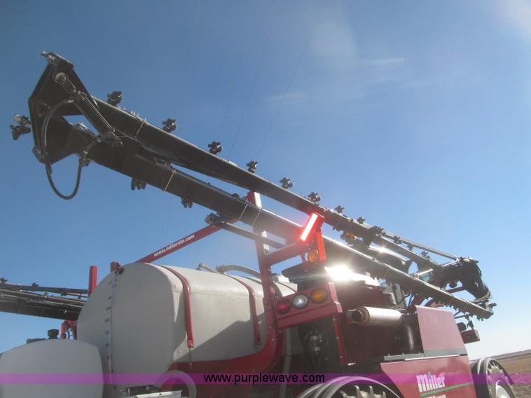image for item F7219 2011 Miller Nitro N2XP self-propelled sprayer