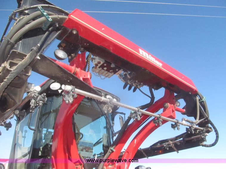 image for item F7219 2011 Miller Nitro N2XP self-propelled sprayer
