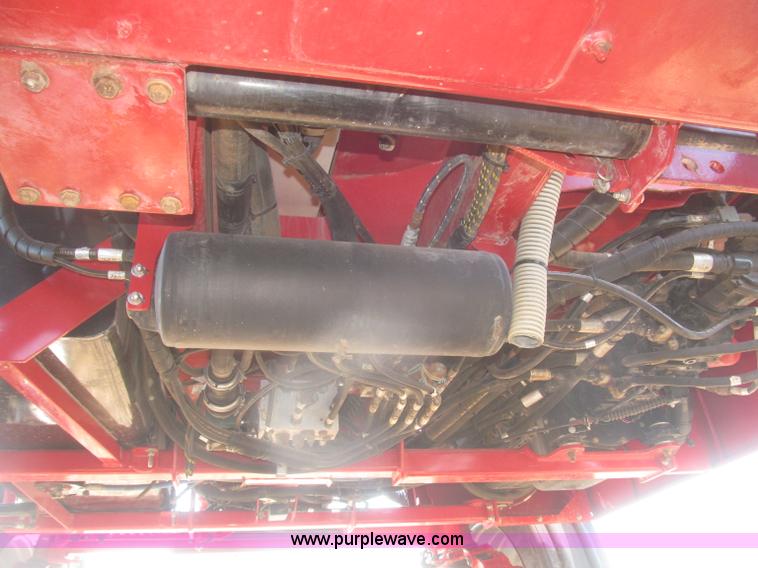 image for item F7219 2011 Miller Nitro N2XP self-propelled sprayer