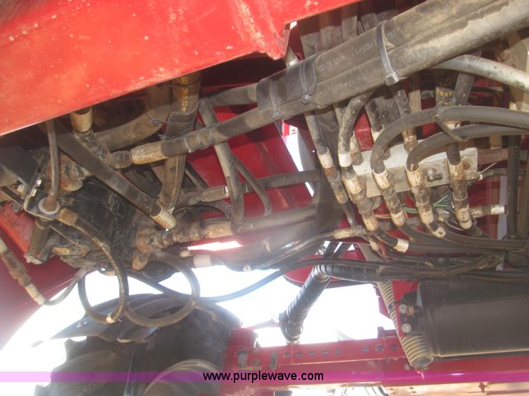 image for item F7219 2011 Miller Nitro N2XP self-propelled sprayer