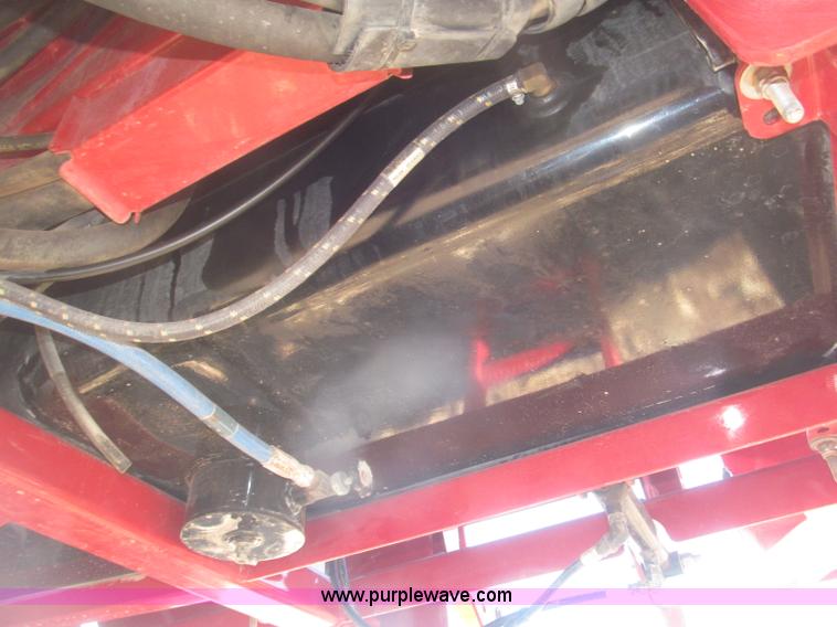 image for item F7219 2011 Miller Nitro N2XP self-propelled sprayer