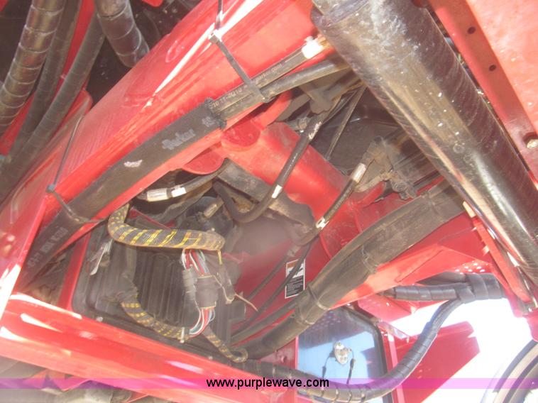 image for item F7219 2011 Miller Nitro N2XP self-propelled sprayer