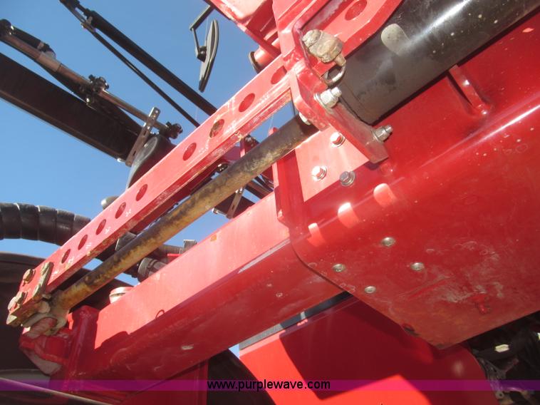 image for item F7219 2011 Miller Nitro N2XP self-propelled sprayer