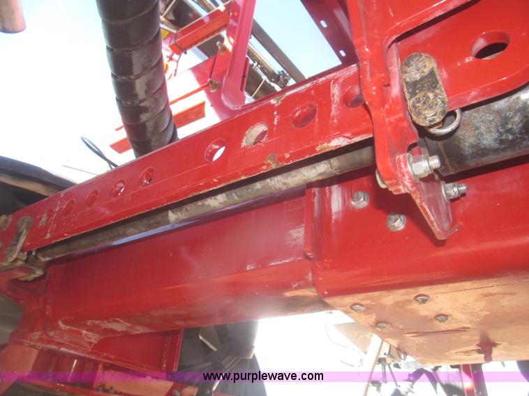 image for item F7219 2011 Miller Nitro N2XP self-propelled sprayer