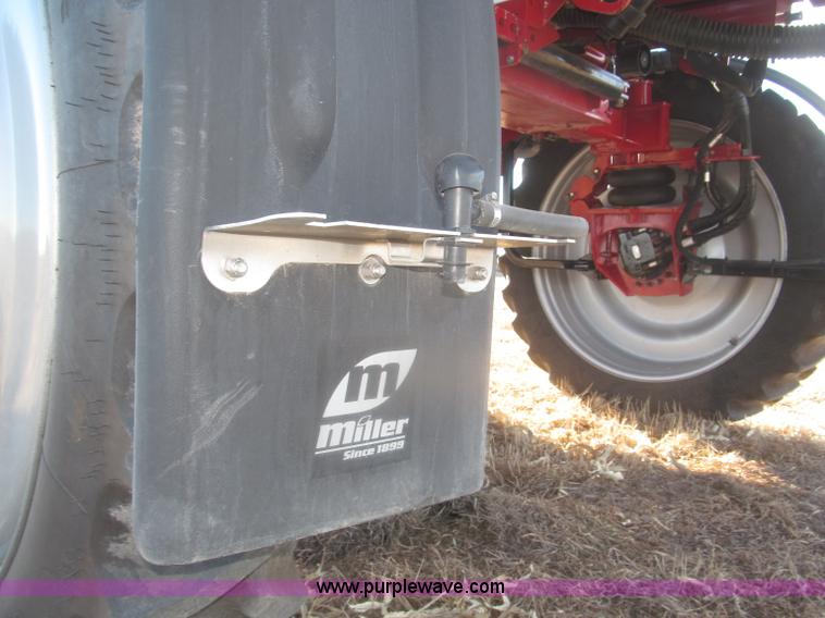 image for item F7219 2011 Miller Nitro N2XP self-propelled sprayer