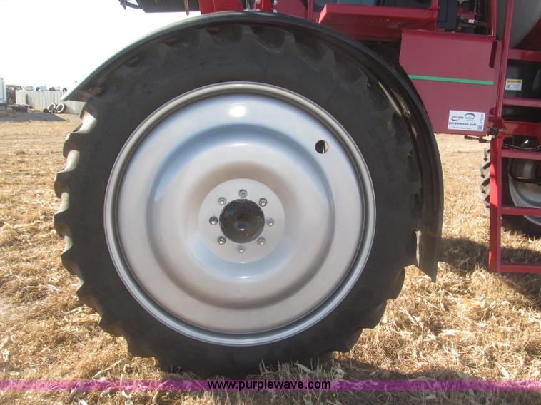 image for item F7219 2011 Miller Nitro N2XP self-propelled sprayer