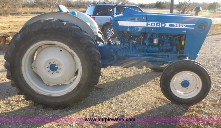 image for item F8070 1977 Ford 3600 tractor