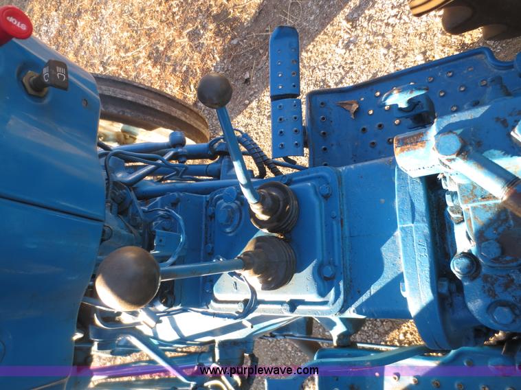 image for item F8070 1977 Ford 3600 tractor