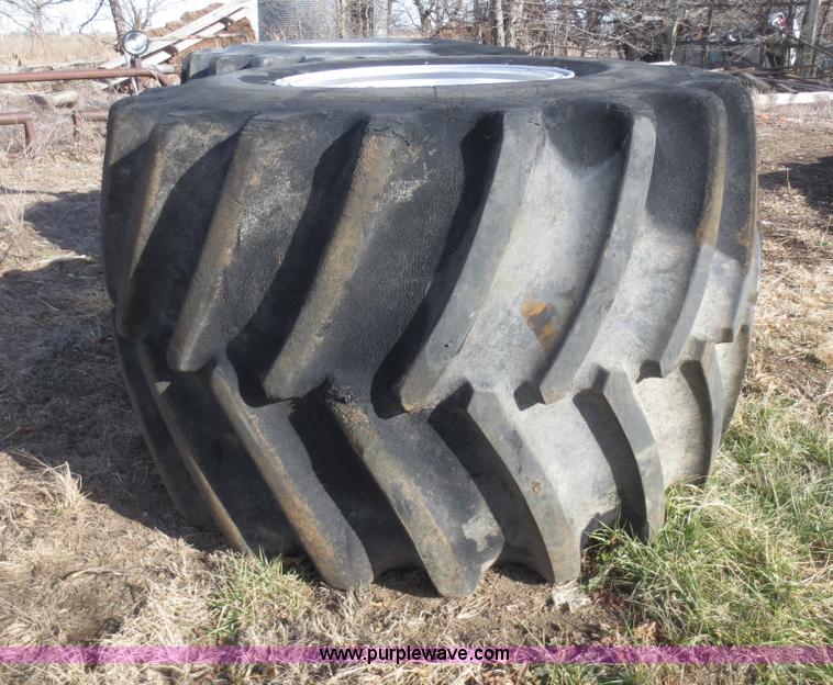 image for item F8075 (2) Firestone 76x50.00-32 tires