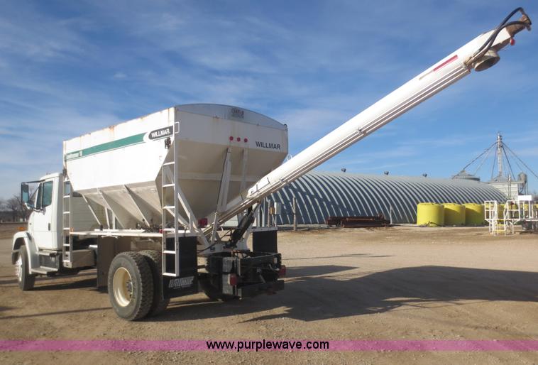 image for item F8078 1995 Freightliner FL70 fertilizer tender truck