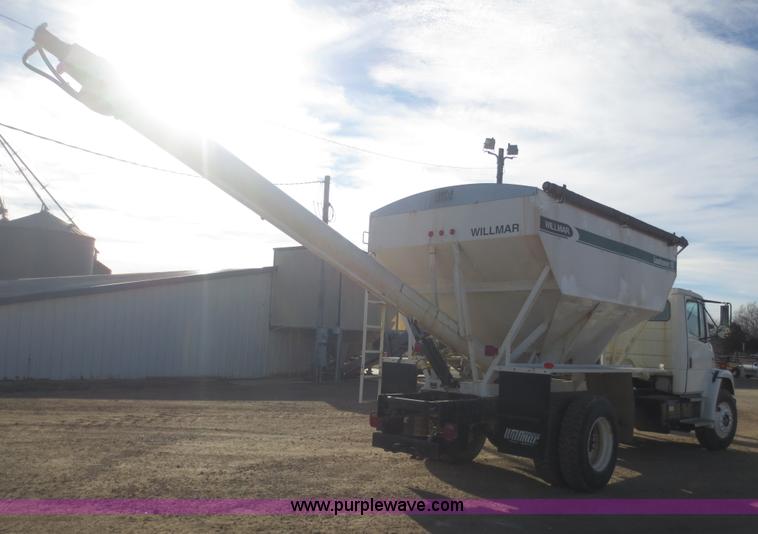 image for item F8078 1995 Freightliner FL70 fertilizer tender truck