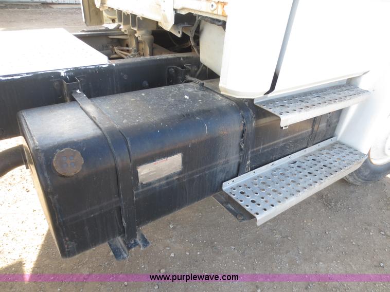 image for item F8078 1995 Freightliner FL70 fertilizer tender truck