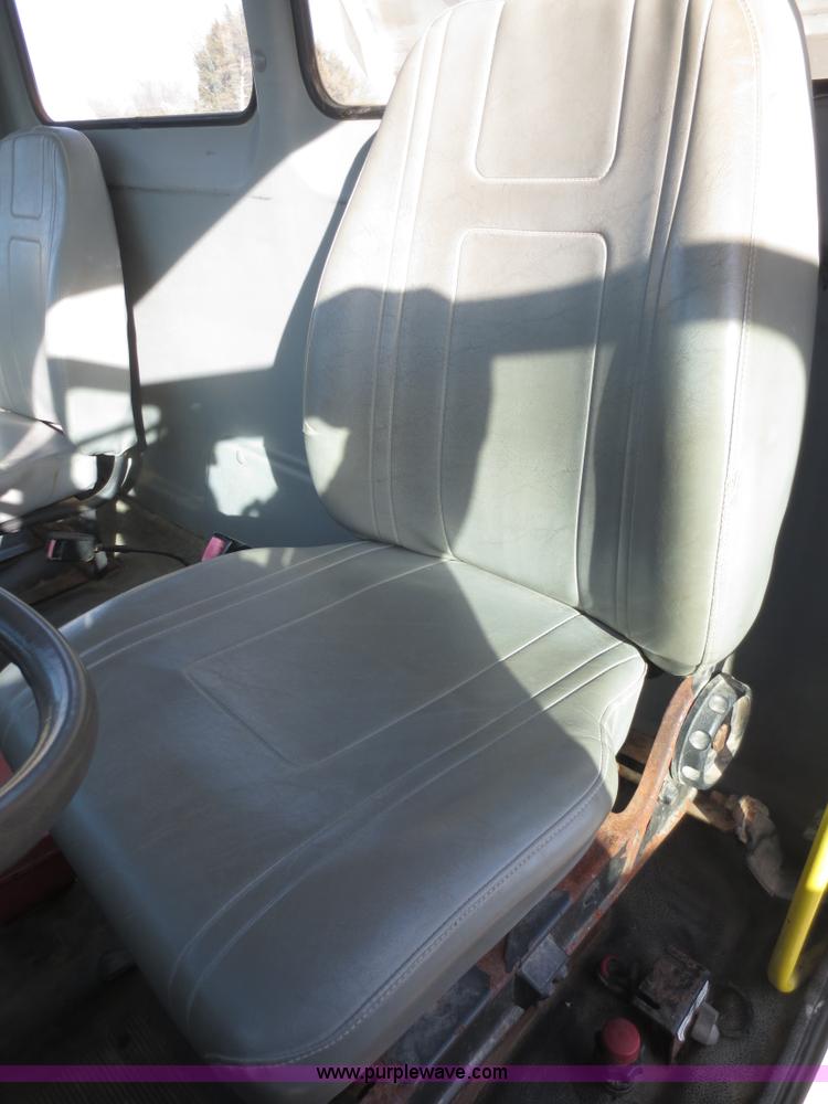 image for item F8078 1995 Freightliner FL70 fertilizer tender truck