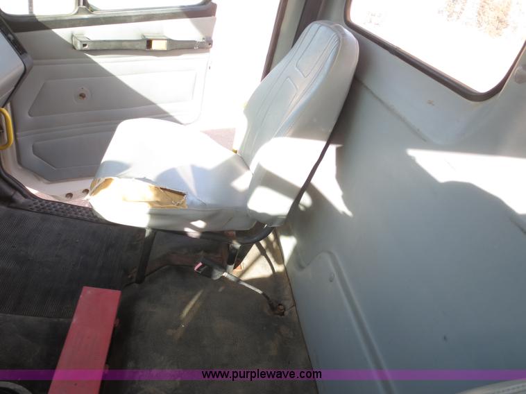 image for item F8078 1995 Freightliner FL70 fertilizer tender truck