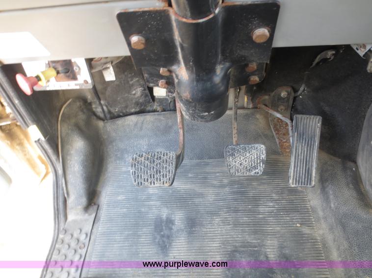 image for item F8078 1995 Freightliner FL70 fertilizer tender truck