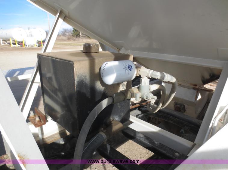 image for item F8078 1995 Freightliner FL70 fertilizer tender truck