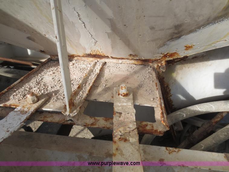 image for item F8078 1995 Freightliner FL70 fertilizer tender truck