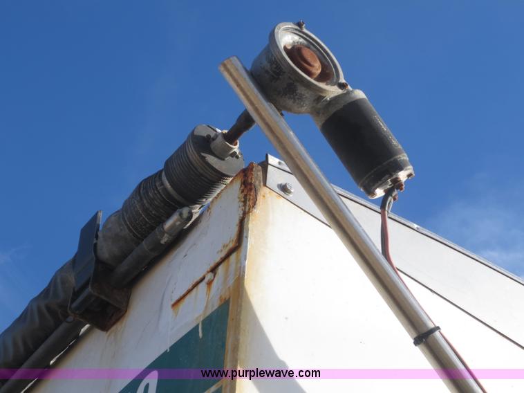 image for item F8078 1995 Freightliner FL70 fertilizer tender truck