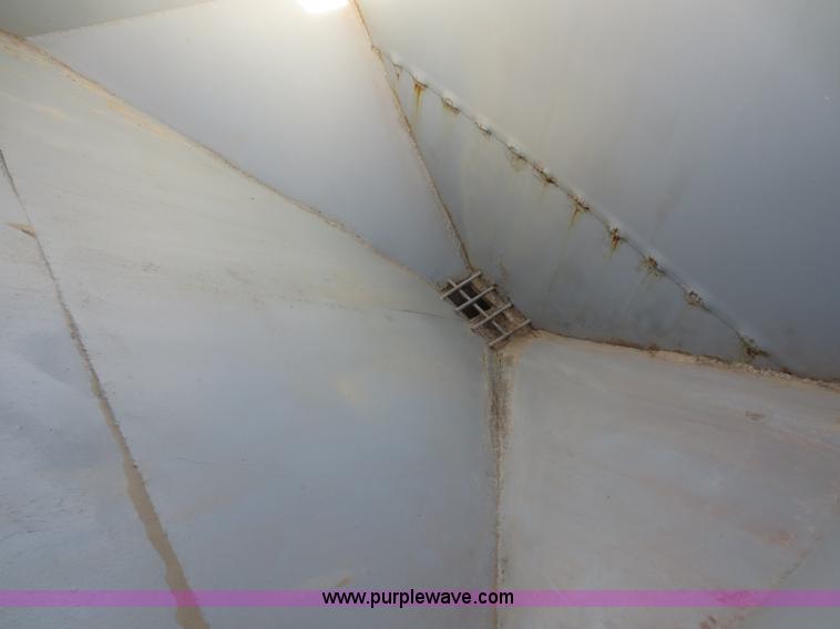 image for item F8078 1995 Freightliner FL70 fertilizer tender truck