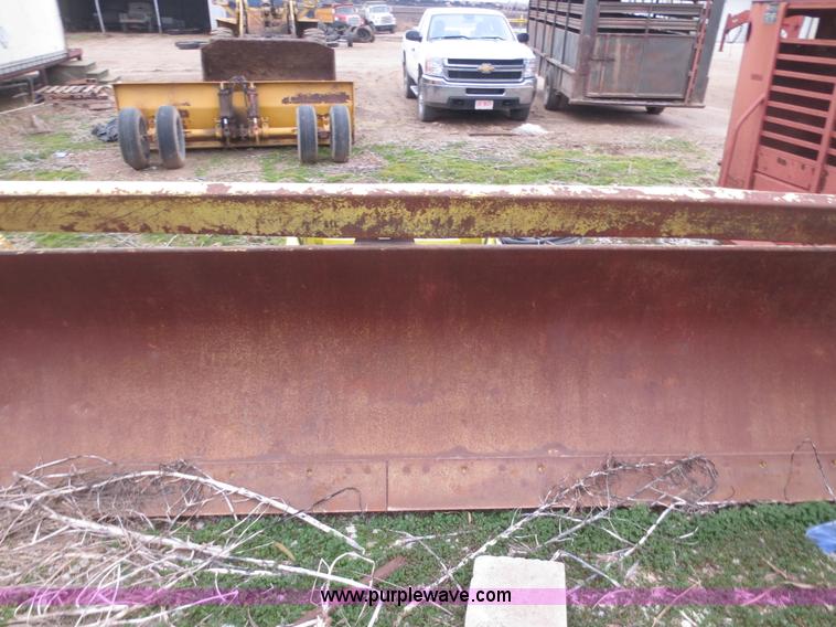 image for item F8081 Degelman 7200 14' dozer blade